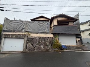 八幡西区光貞台の木造二階建て住宅 解体工事施工写真