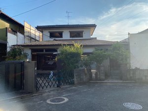 春日市白水ヶ丘の木造二階建て住宅 解体工事施工写真